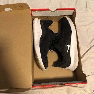 Nike viale men’s running shoe size 11